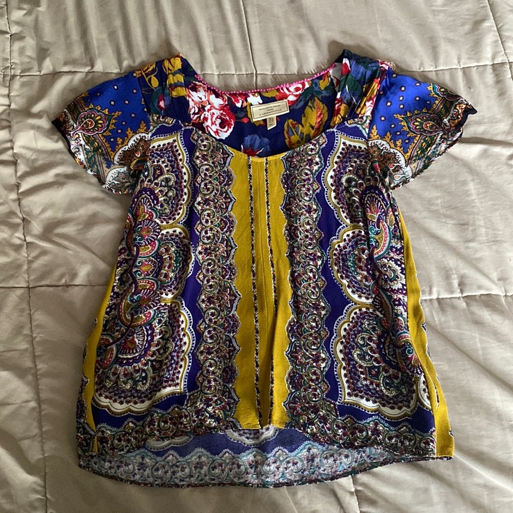 Vibrant Anthropologie Size 8 top, never worn
